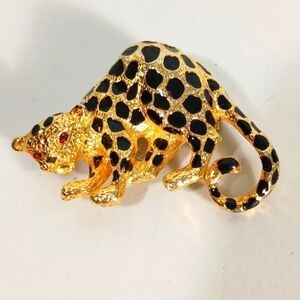 VINTAGE Park lane leopard brooche